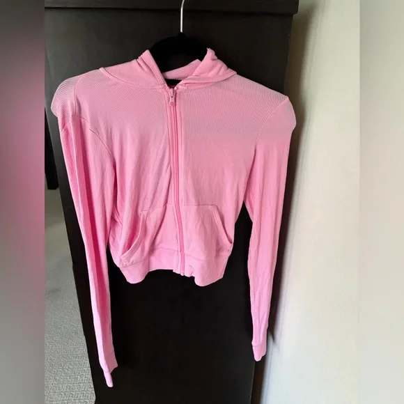Skims Bubblegum Pink Soft Lounge Zip Up Hoodie
Small
New with Tags - Picture 1 of 4